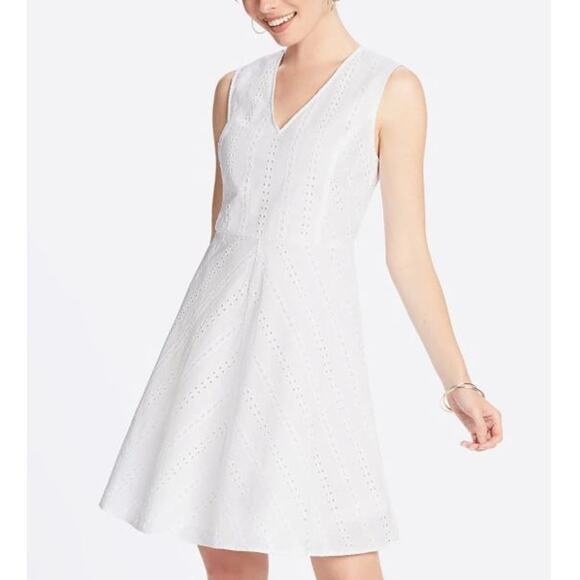 NWT Draper James Striped Eyelet Love Circle Dress Women's Size 8 Magnolia White - Picture 1 of 10